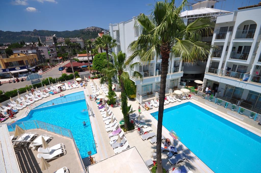Club Atrium & 3*