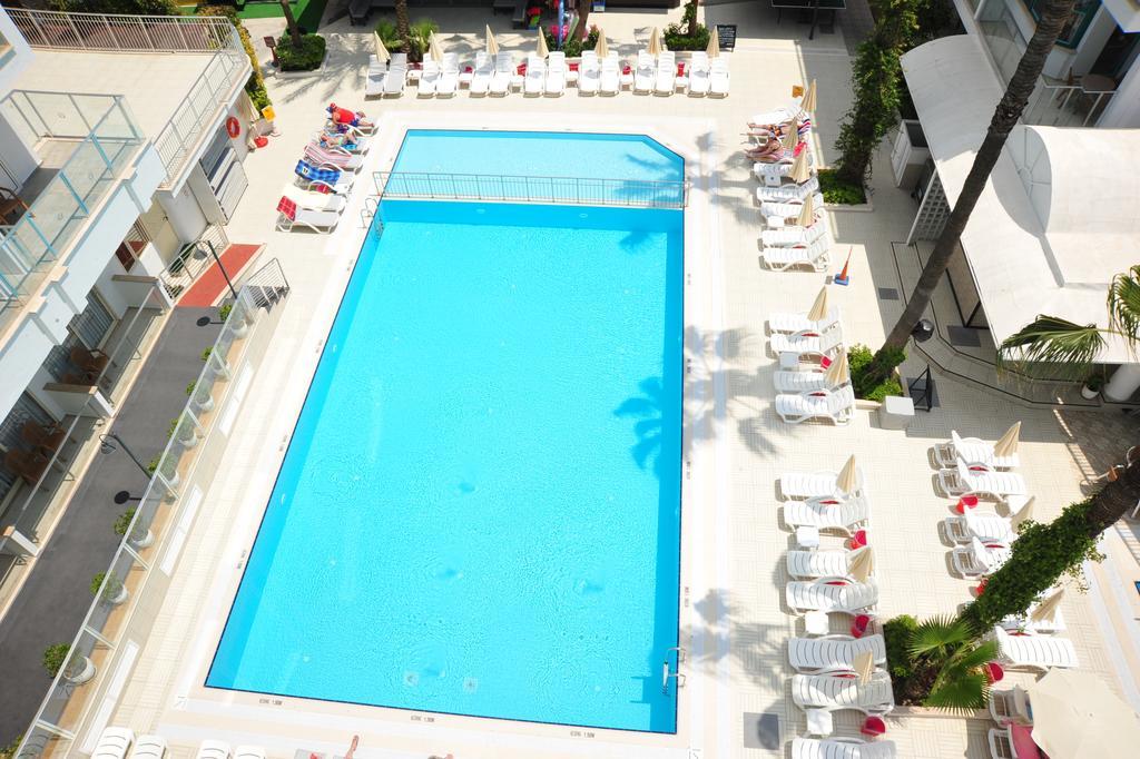 Club Atrium & Hotel 3*