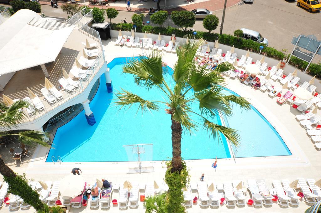 Club Atrium & 3*
