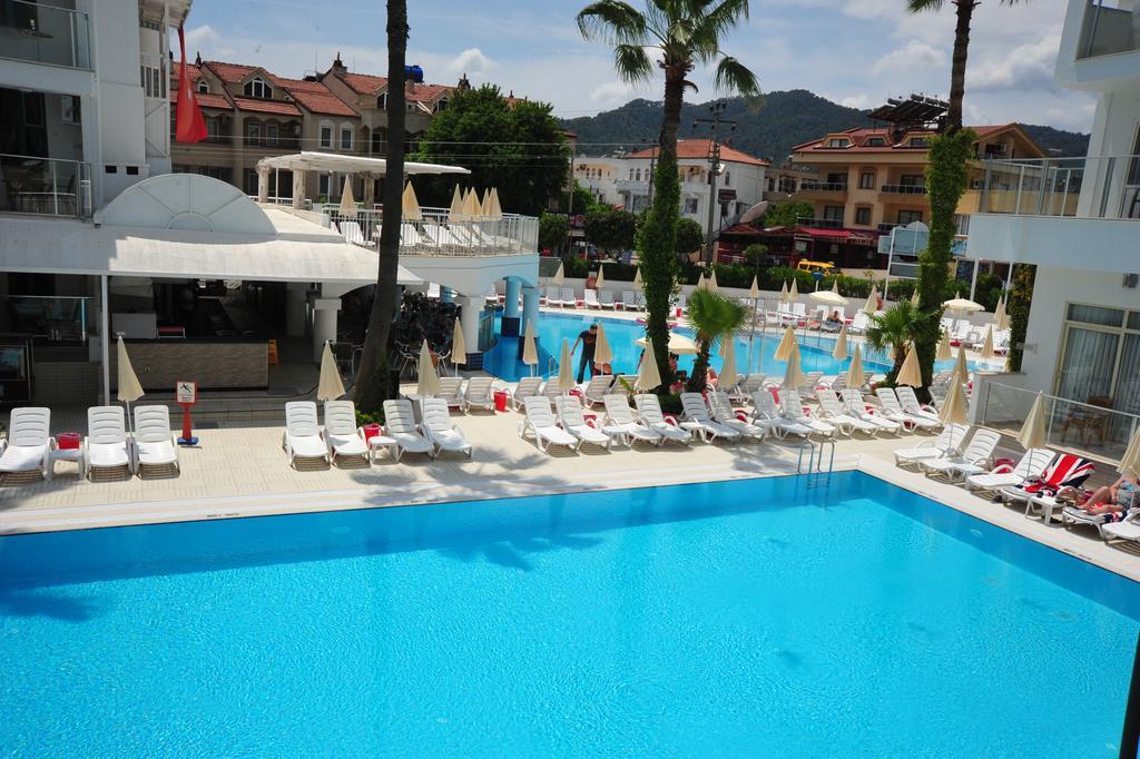 Club Atrium &