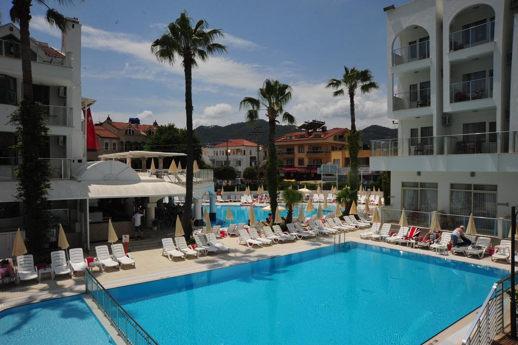 Club Atrium & Hotel