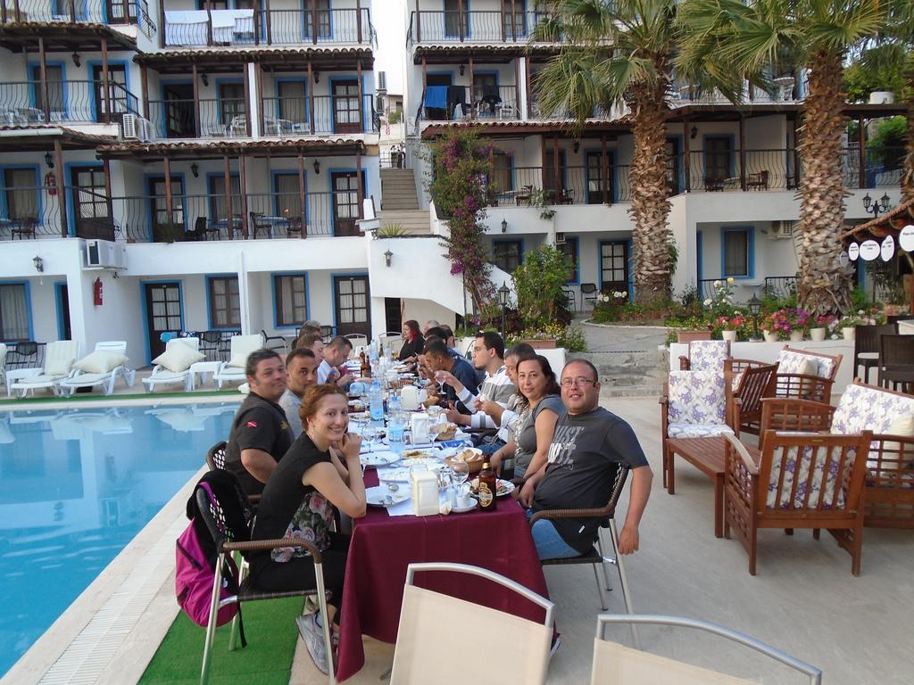 Gloriatibi Jarra Gumbet