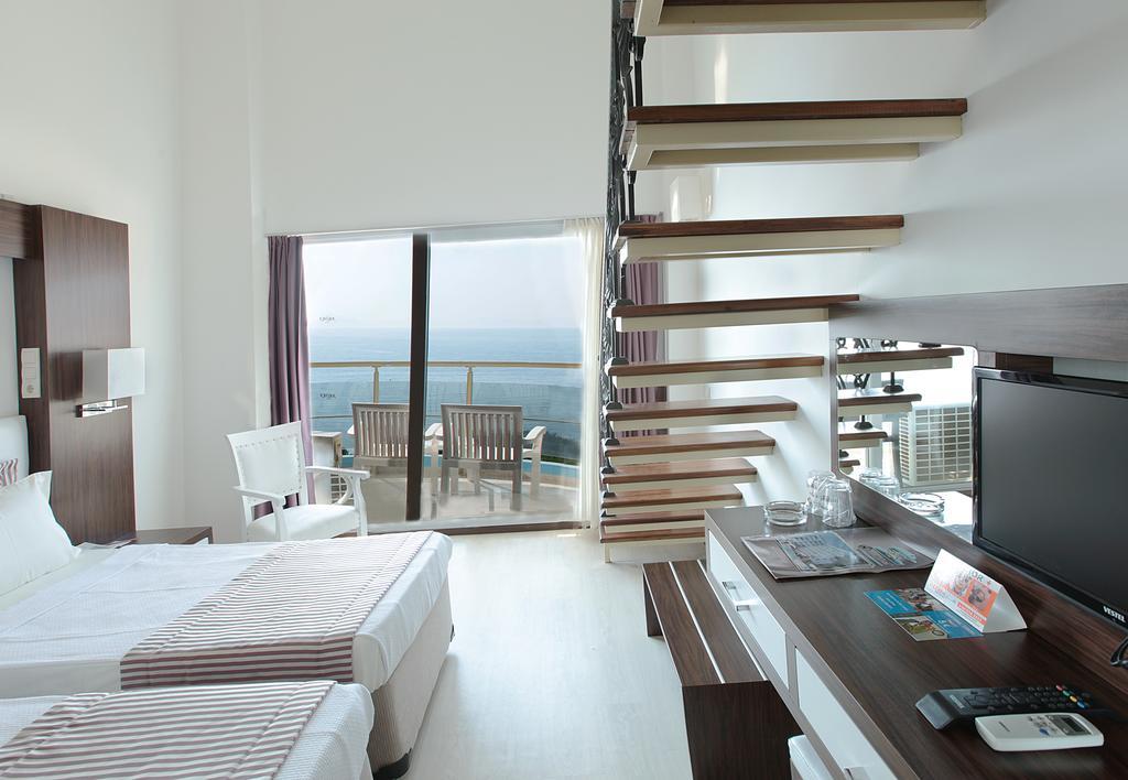 Hotel Arora 4*