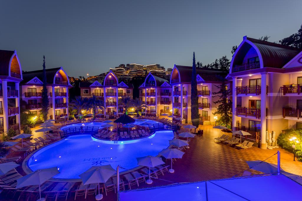 Resort Club Dem & 4*