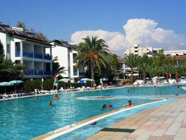 Mcs Oasis Club Hotel