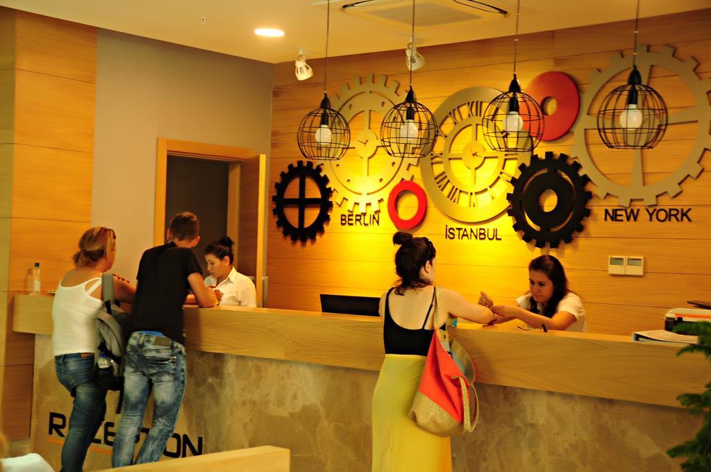 Orfeus Queen Hotel 4*