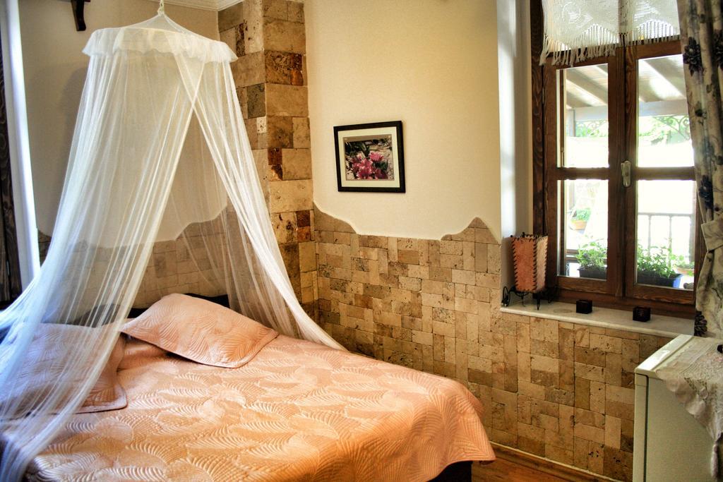Herakles Bed & Breakfast