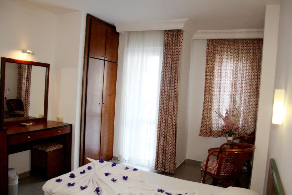 Hotel Azak 3*