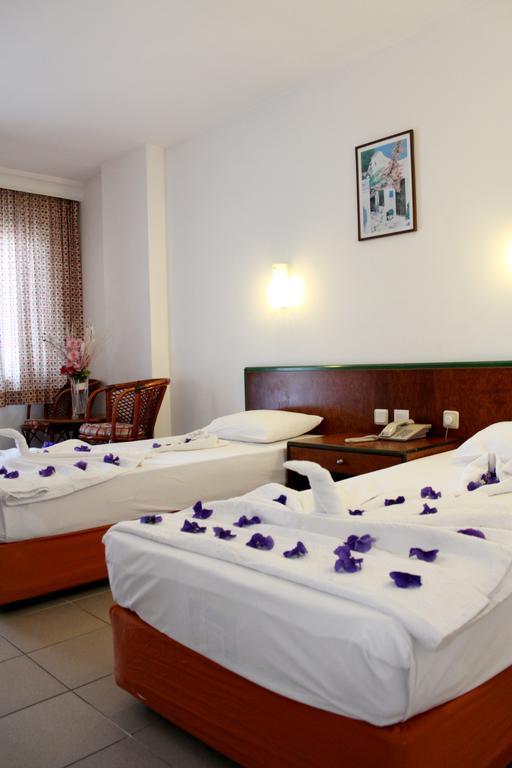 Azak Hotel 3*