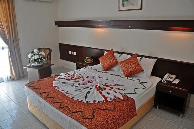 Mcs Oasis Club Hotel