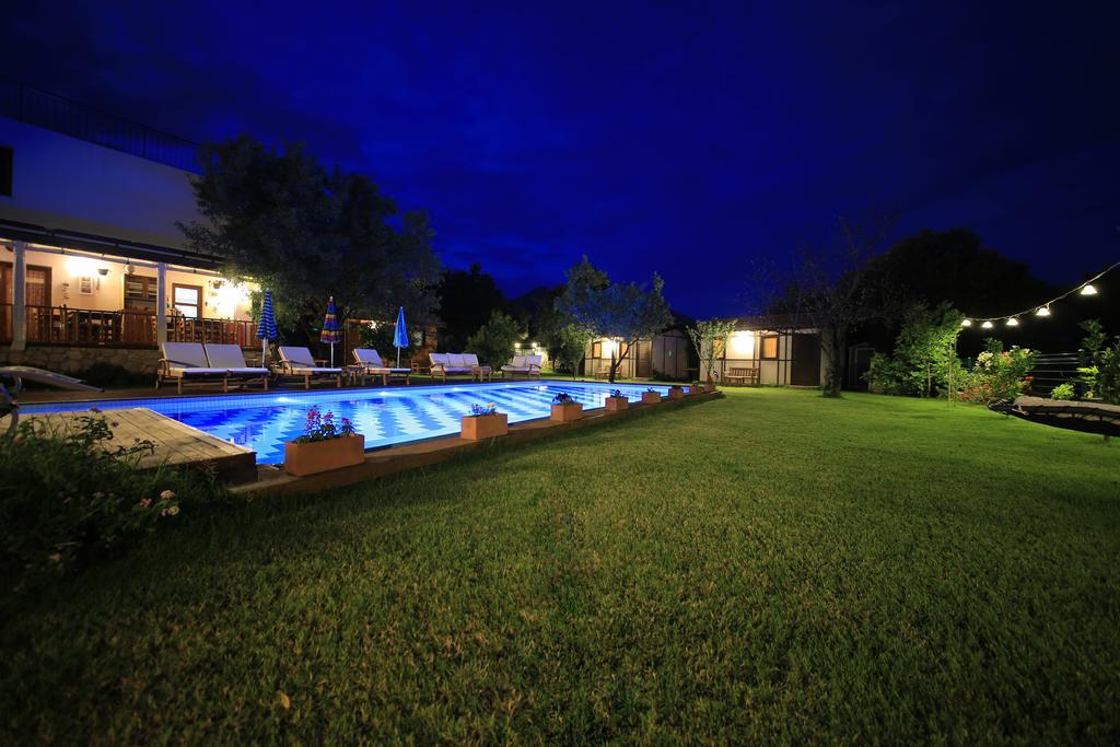 Bal Badem Bed & Breakfast