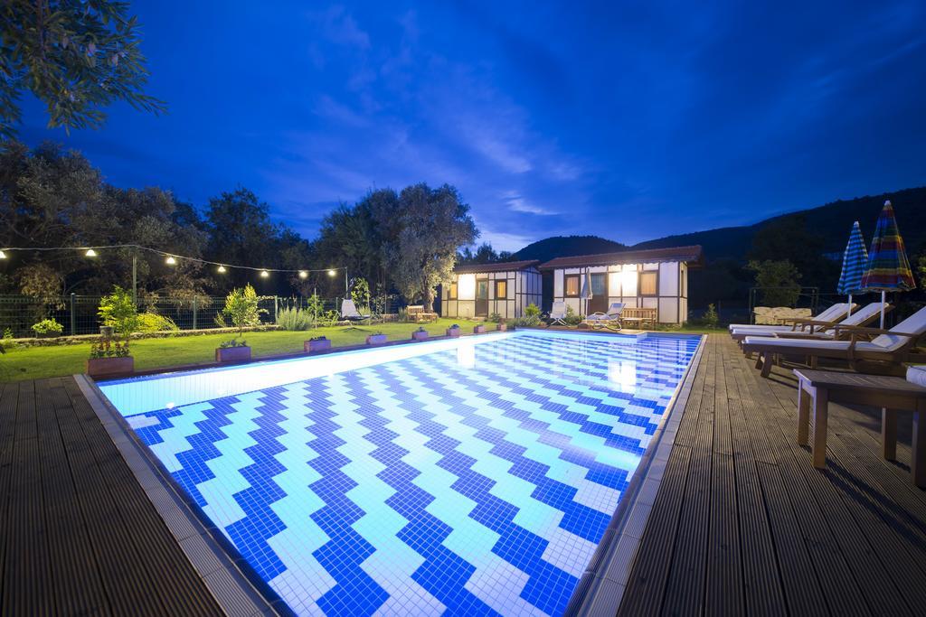 Bal Badem Bed & Breakfast *
