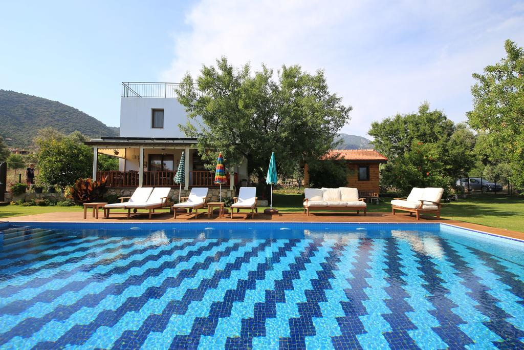 Bal Badem Bed & Breakfast