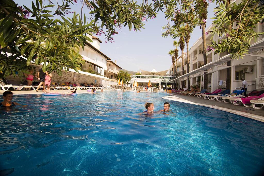 Mirage World Hotel 4*