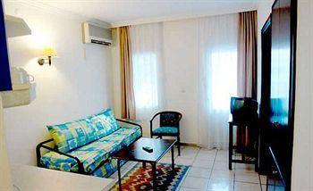 The Hello 3* Gumbet