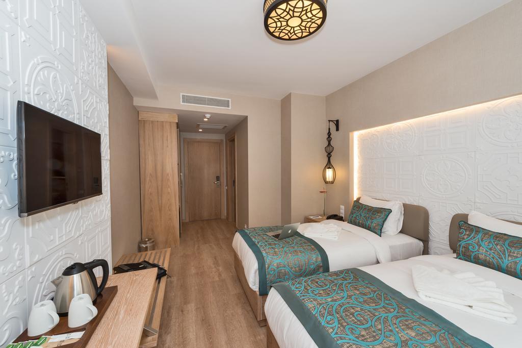 Aybar & Hotel 4*