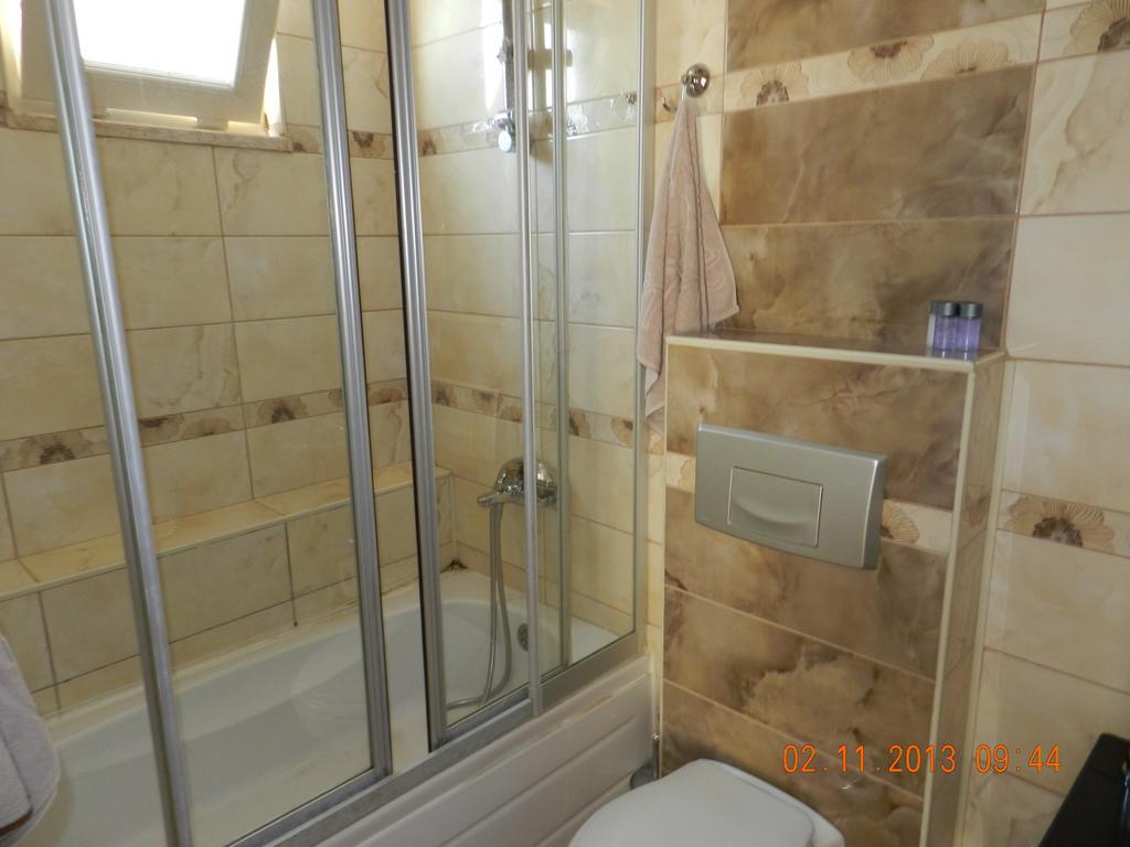 Apartment Roza *