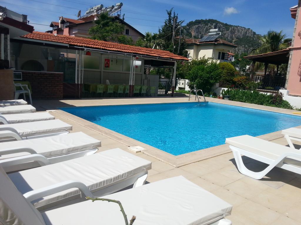 Karaca Hotel 3*