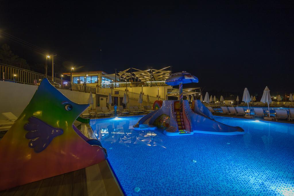 Ramada By Wyndham Akbuk Hotel 4*