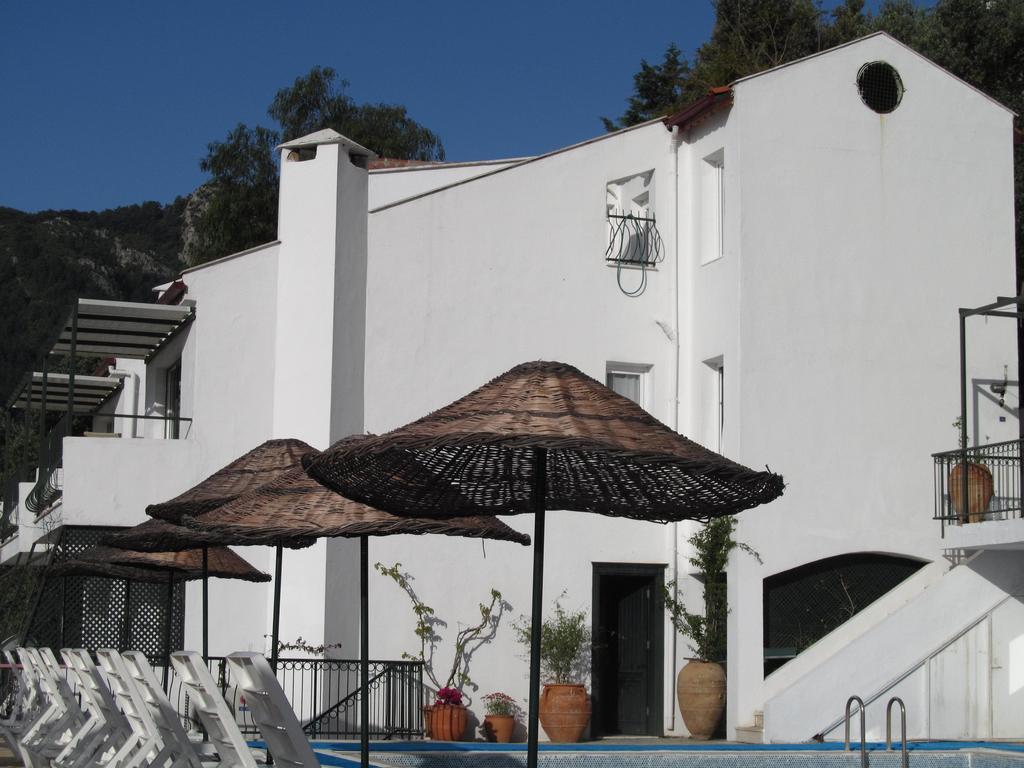 Serena Suites Aparthotel 3*