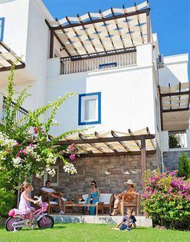 Aktur Aparthotel 3*