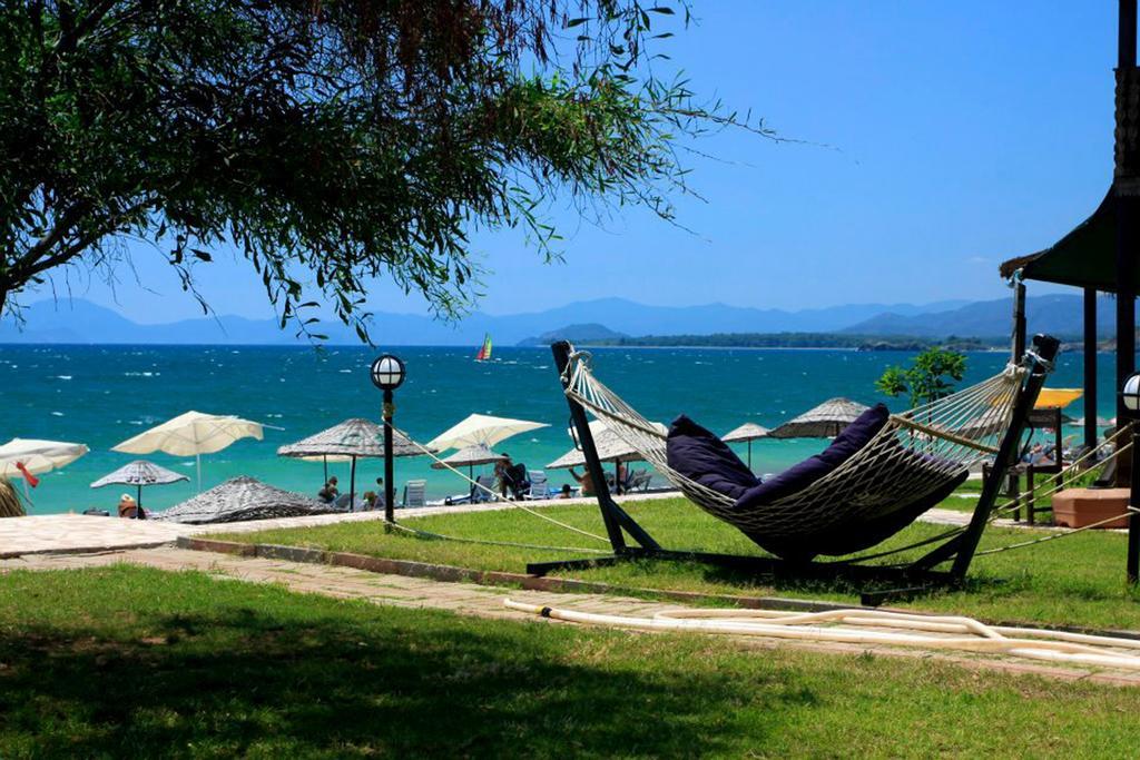 Yuecel Hotel