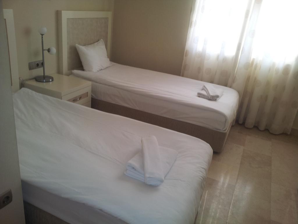 Aparthotel Gold City Private