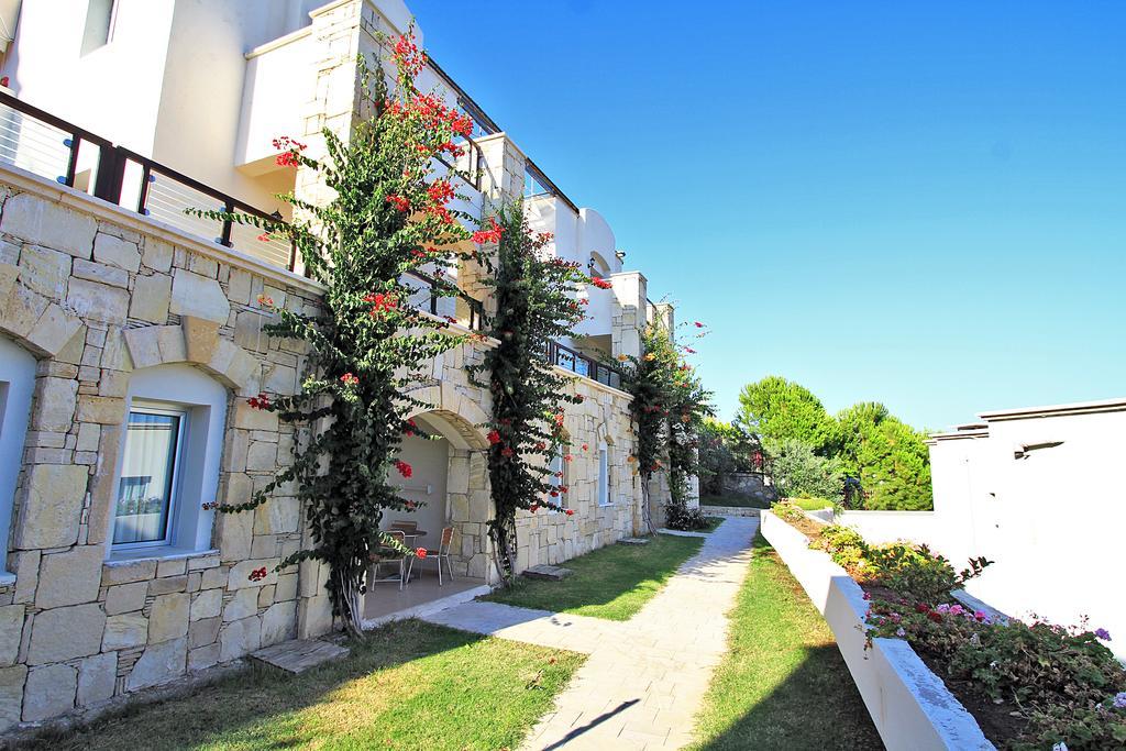 Lighthouse Hotel 4*