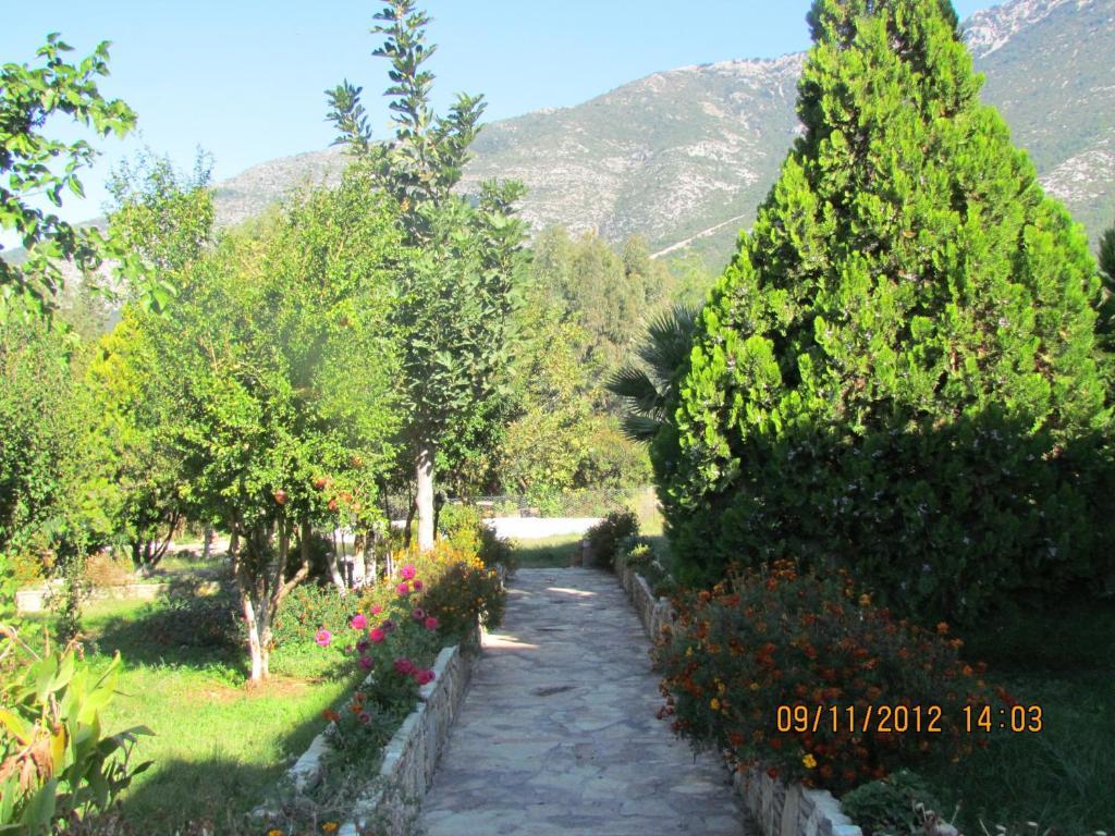 Salhan Aparthotel 3*