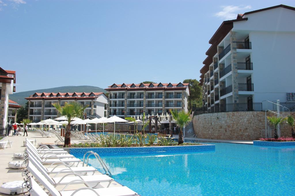 Ramada By Wyndham Akbuk 4*