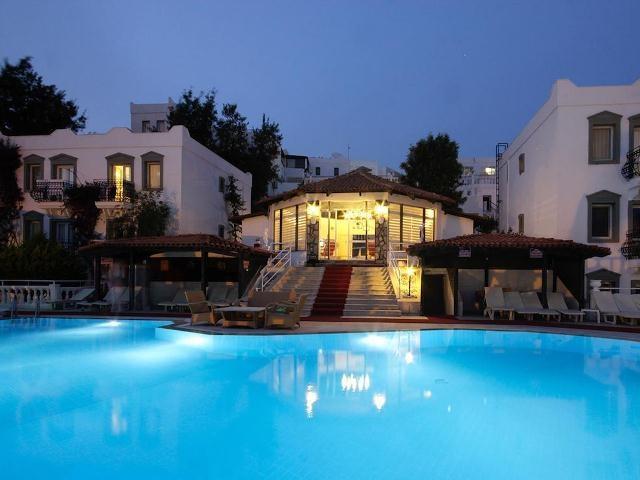 Maison 48 Aparthotel 3*