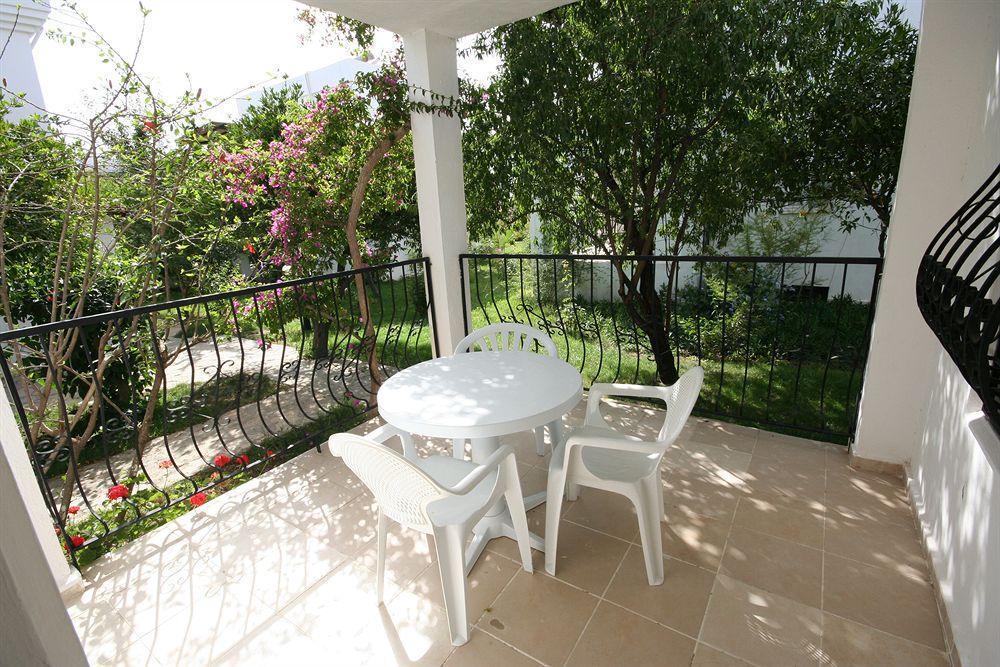 Aparthotel Mandarin Apart 5*