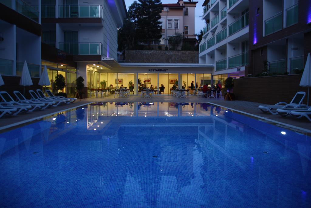 Kleopatra Atlas - Adults Only 4*