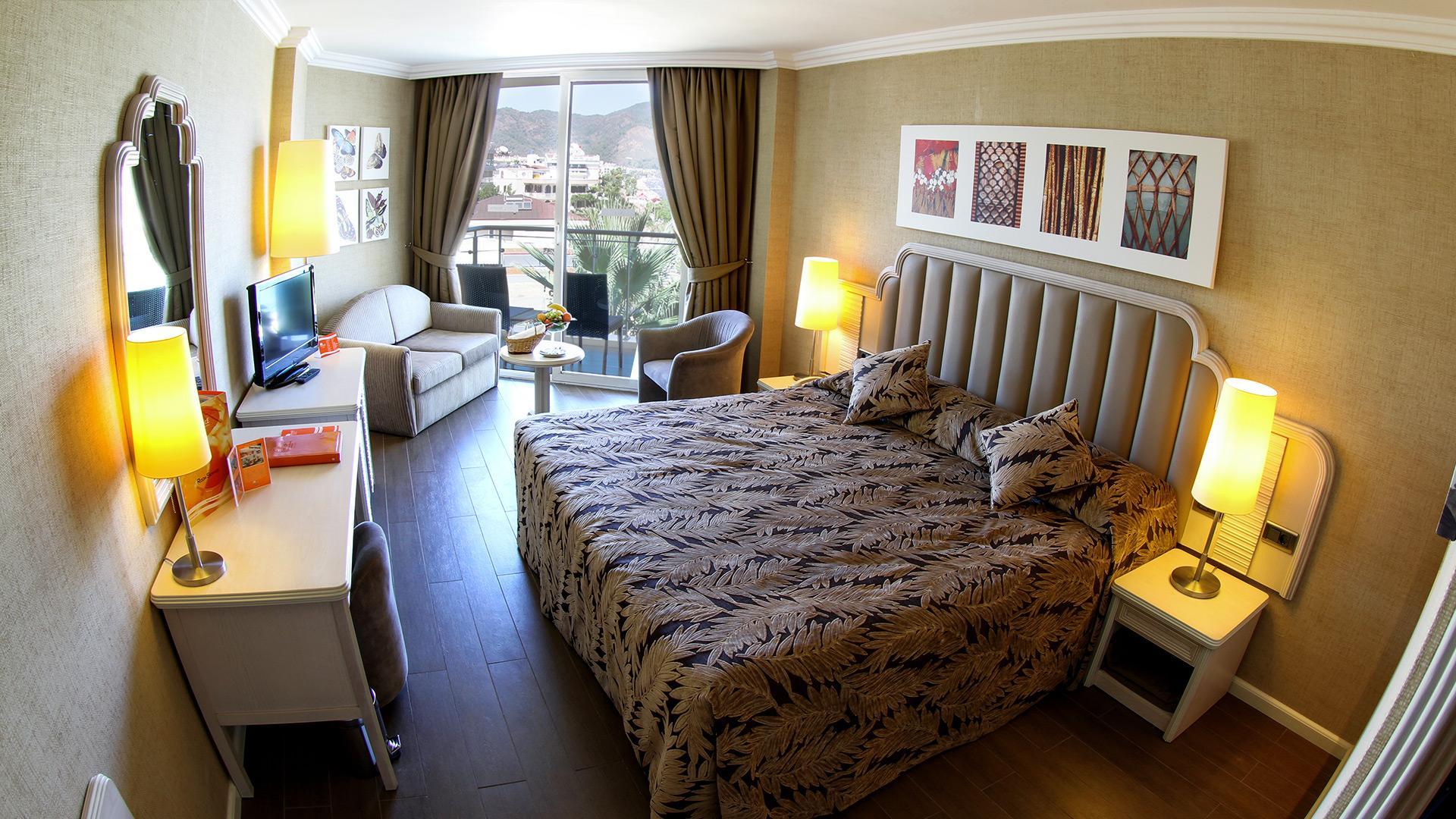 Elegance International 5*