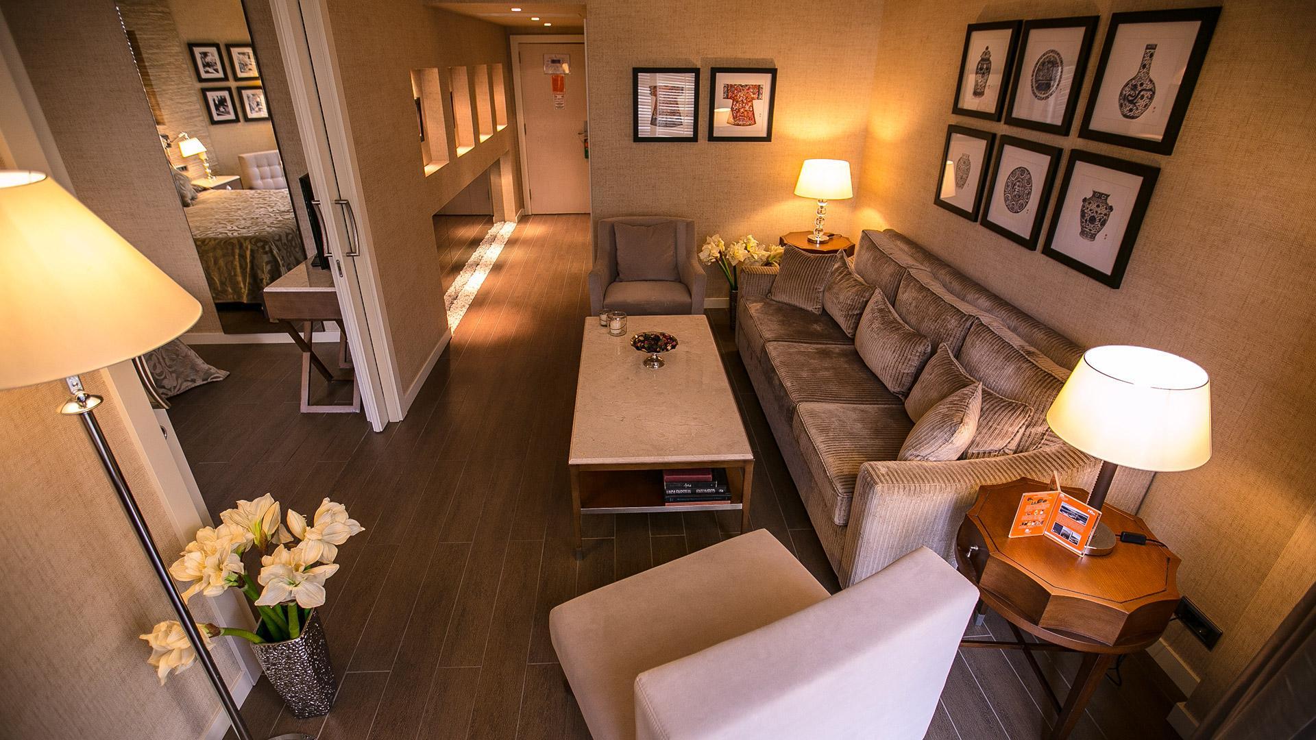 Elegance International Hotel