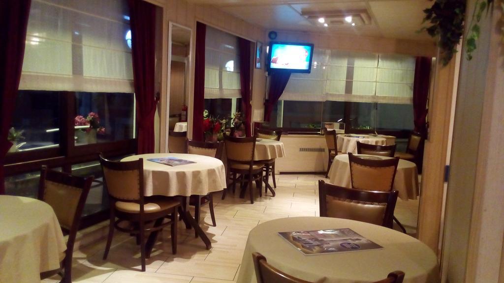 Hotel Olimpiyat 2*