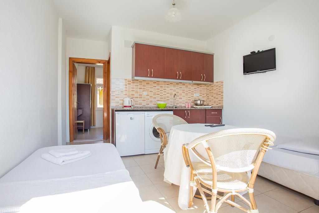 Anna Aparthotel 3*