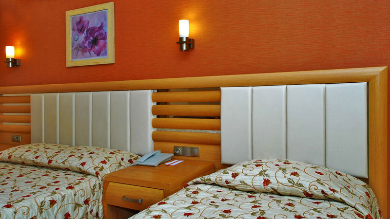 Hotel Grand Pasa 5*