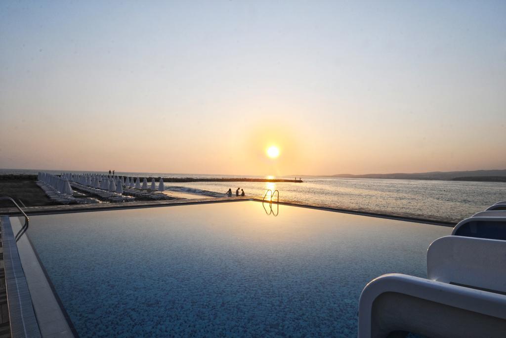 Gold Island Hotel