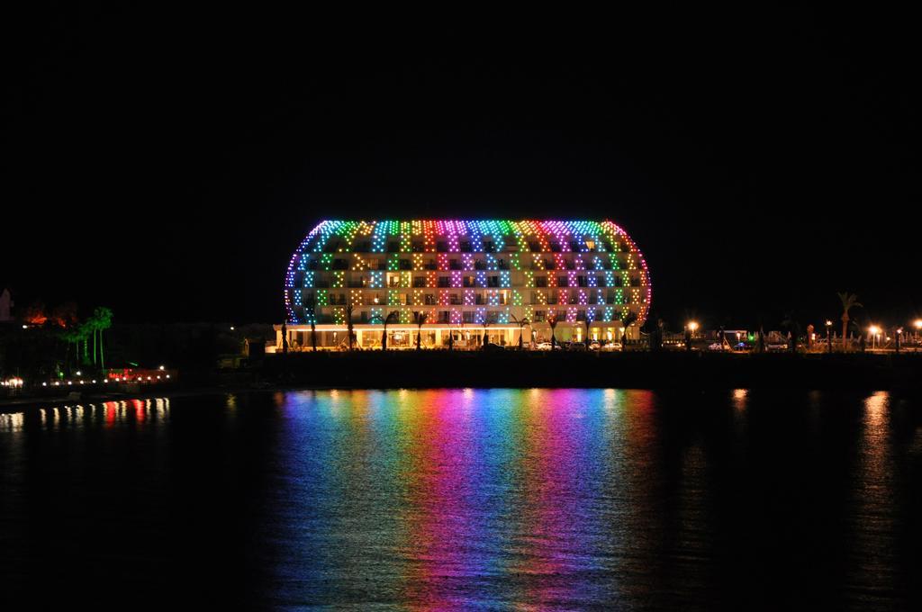 Hotel Gold Island