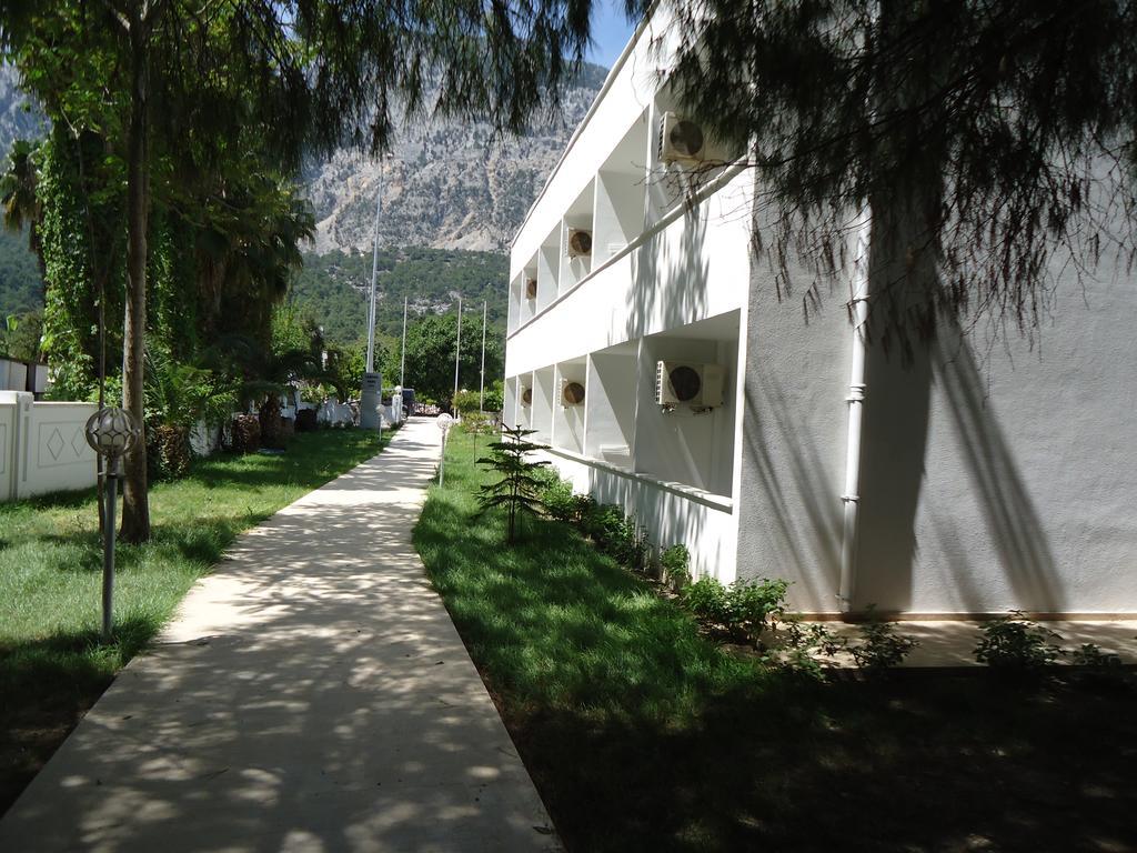 Resort Larissa Mare 4*
