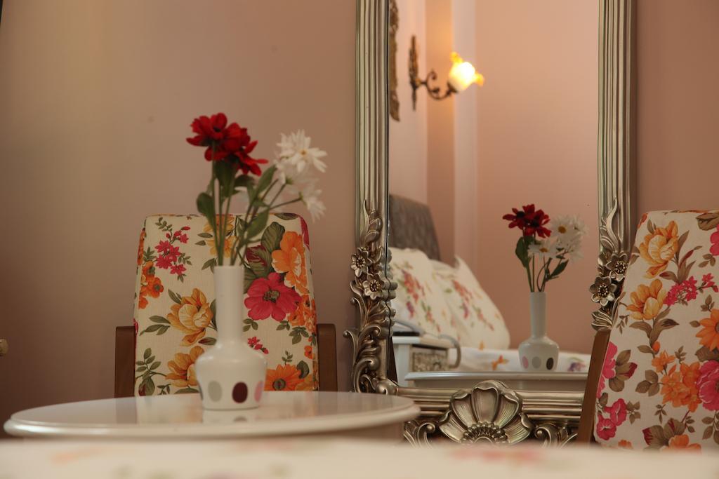 Yesim Suites Bed & Breakfast