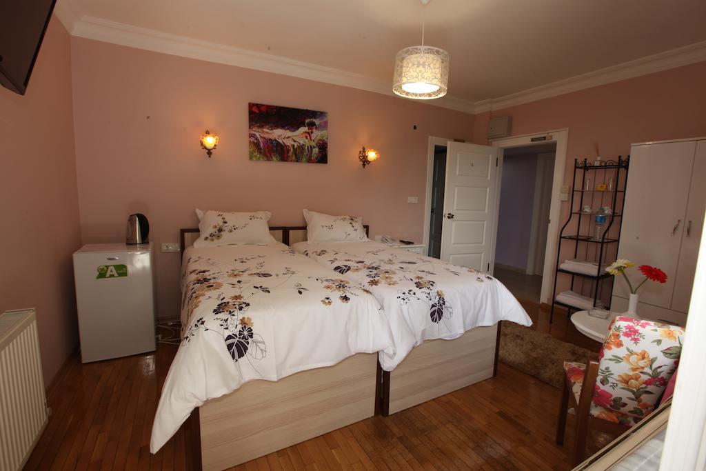 Yesim Suites Bed & Breakfast 3*