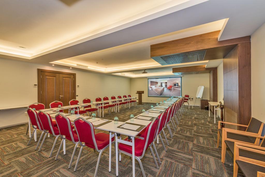 Hotel Dora 4*
