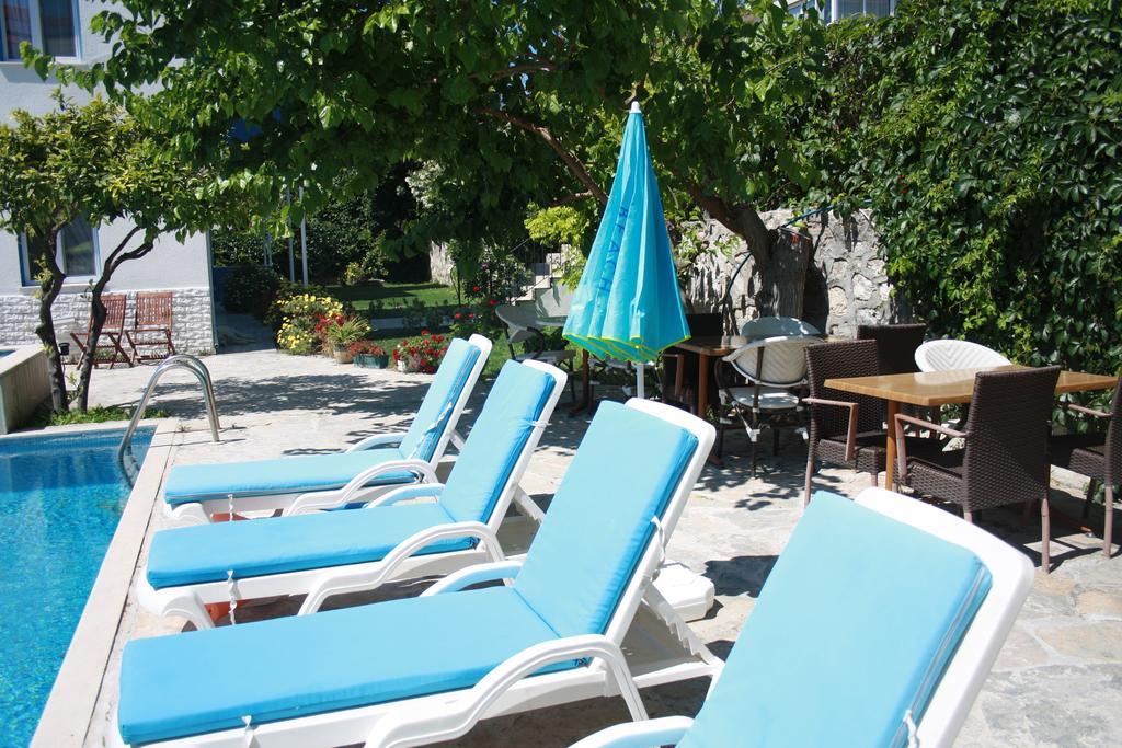 Aparthotel Parla 2*