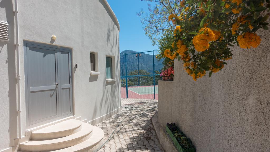 Villa Racket House *