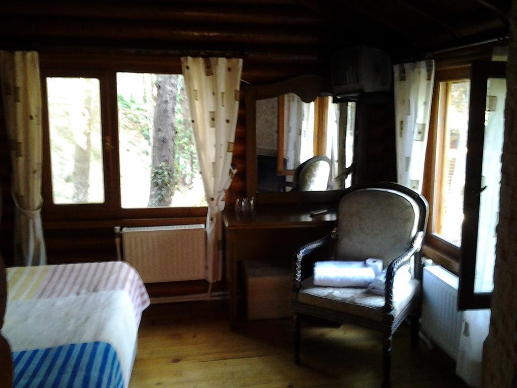 Lodge Forest *