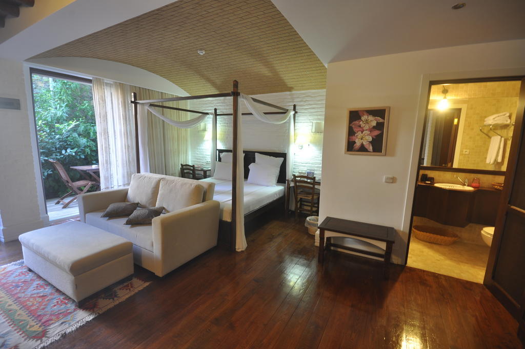 Hotel El Vino &