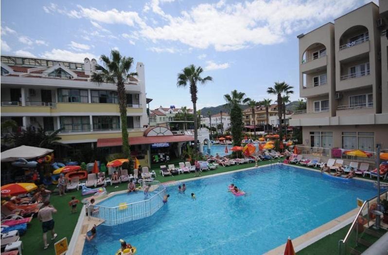 Club Atrium & Hotel