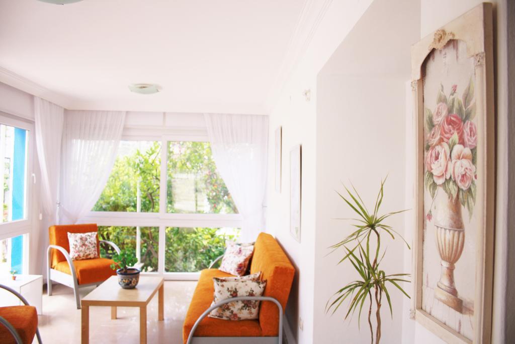 Aparthotel Parla